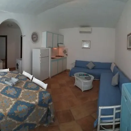 Il Falco Casa Vacanze - - Porto Rotondo